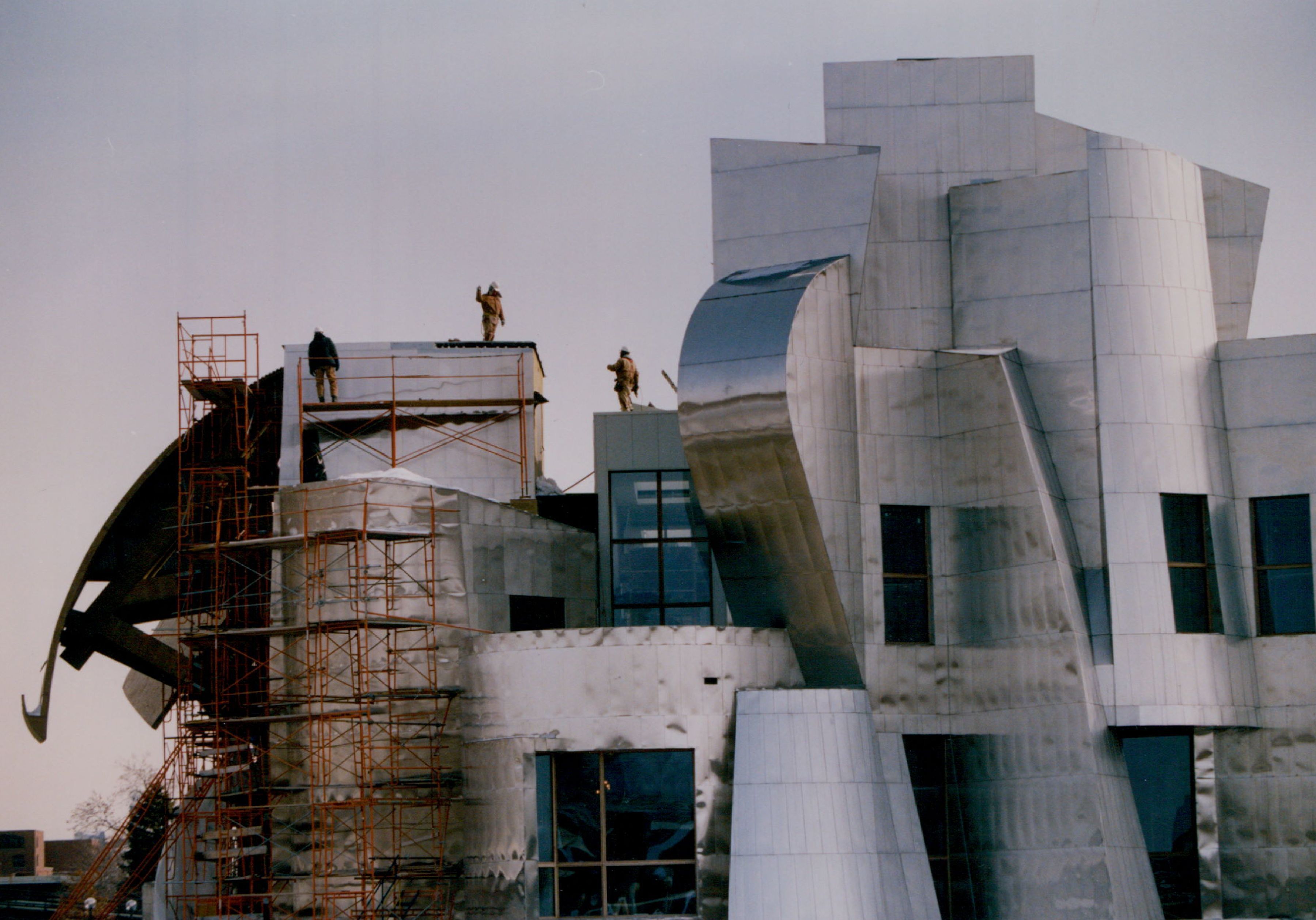 Workers removed the last pieces of scaffolding from the west side of the Frederick R. Weisman Art Museum in February 1993.