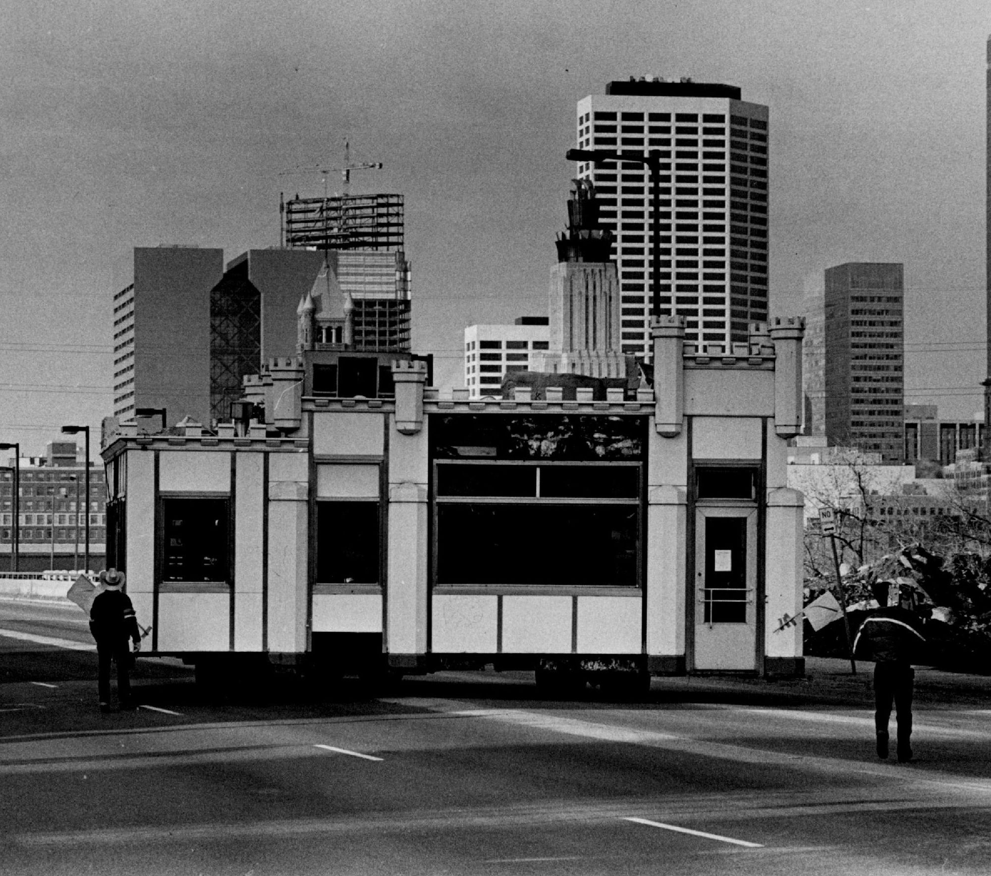 The White Castle building on the move in 1984 from Central Avenue in Minneapolis to its current home on Lyndale.