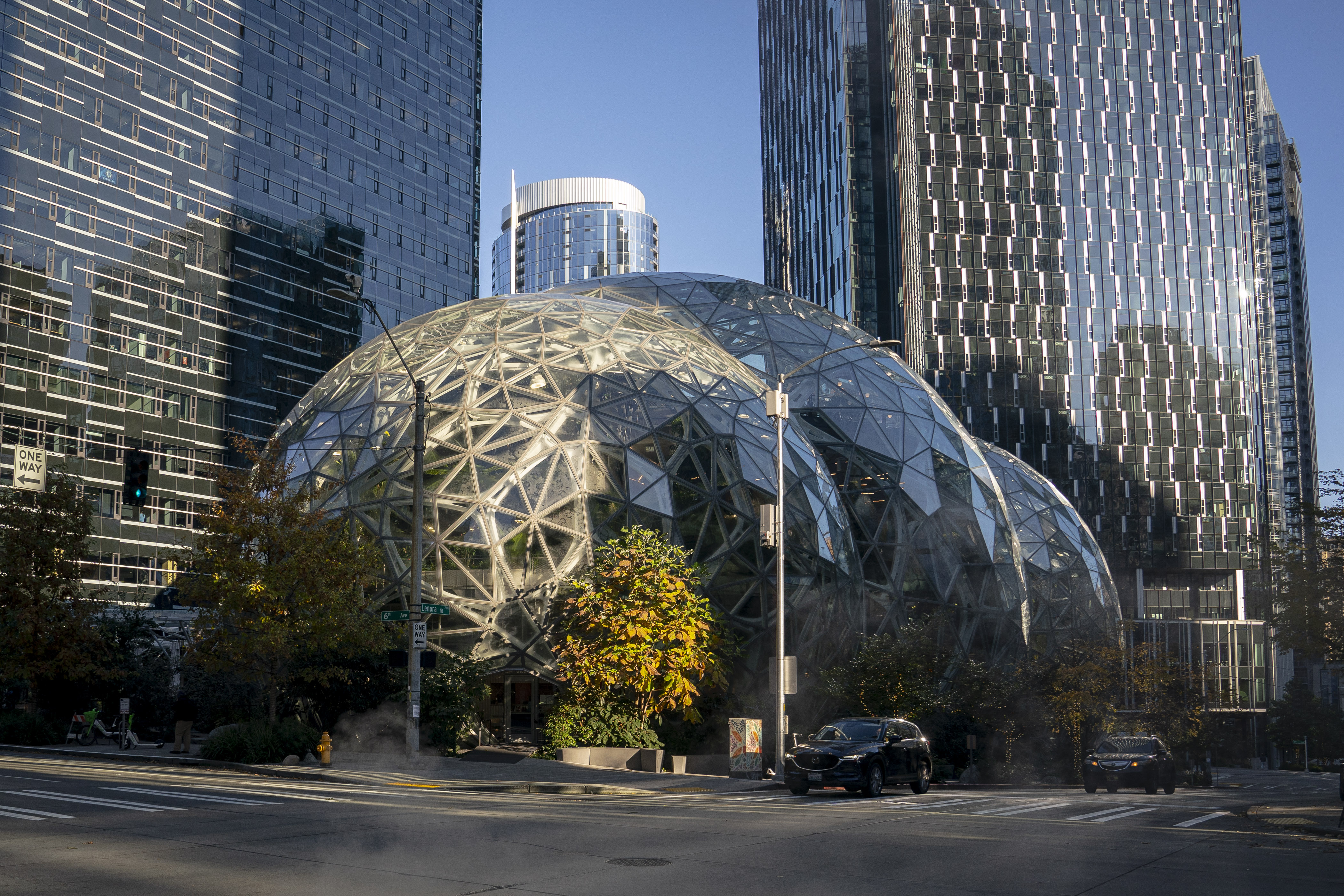 A photo of the Amazon Spheres alongside the company’s downtown headquarters in Seattle, Washington.