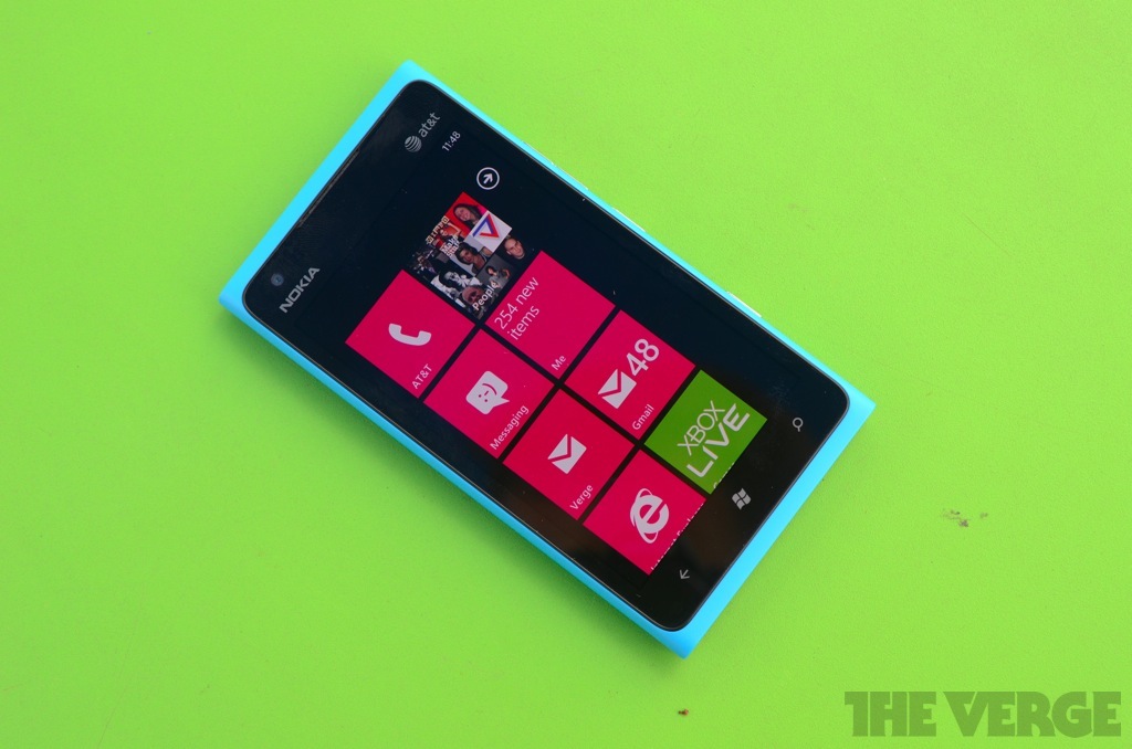 Gallery Photo: Nokia Lumia 900 review pictures
