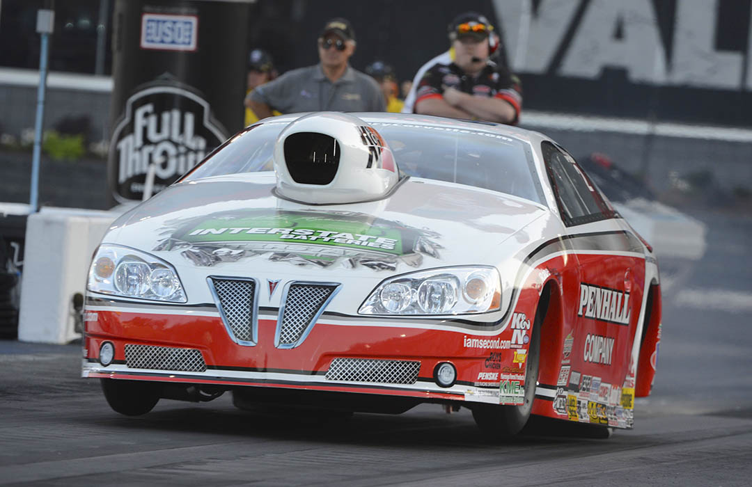 Mike Edwards won Sunday's Ford Thunder Valley Nationals at Bristol (Tenn.) Dragway by .0000 seconds over Allen Johnson -- and by maybe some divine order. (Photo by Ron Lewis)