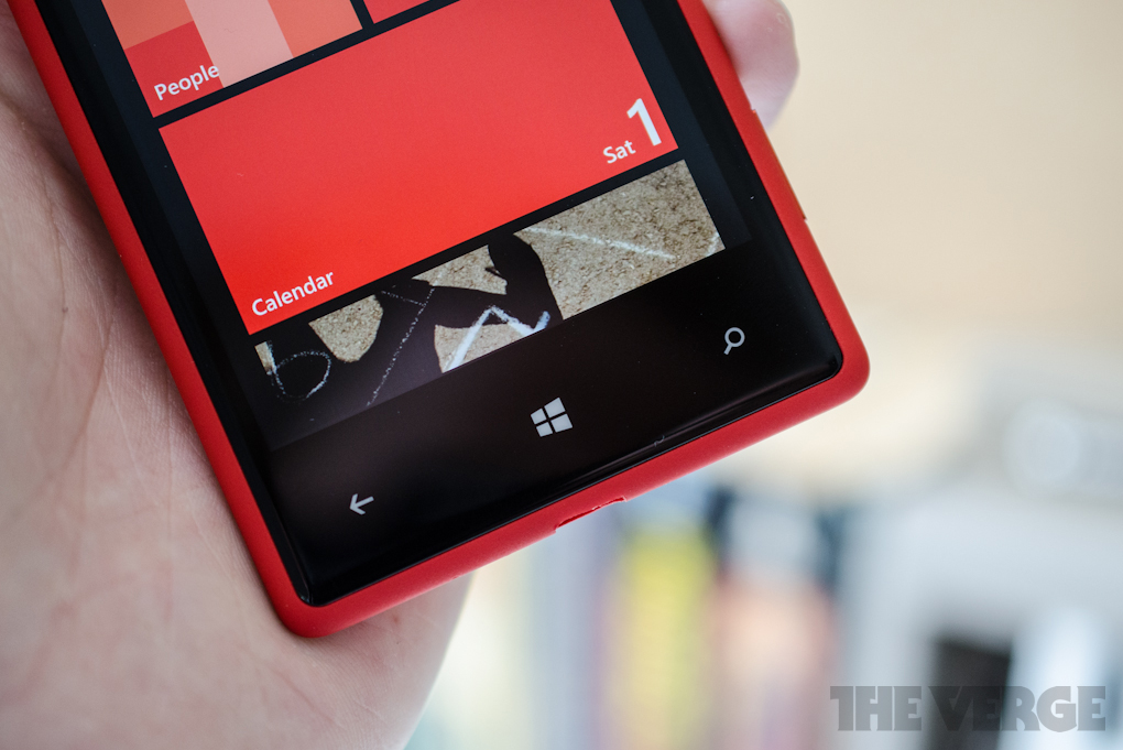Gallery Photo: Windows Phone 8X hands-on photos