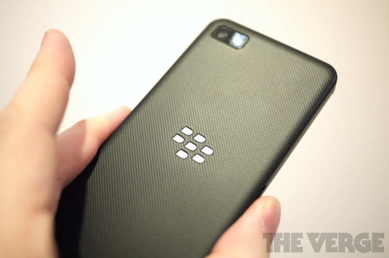 BlackBerry Z10 back (555px)