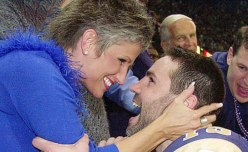 Kurt Warner seen here screaming at his wife to "Get Hotter!!".  Amazingly it actually worked.