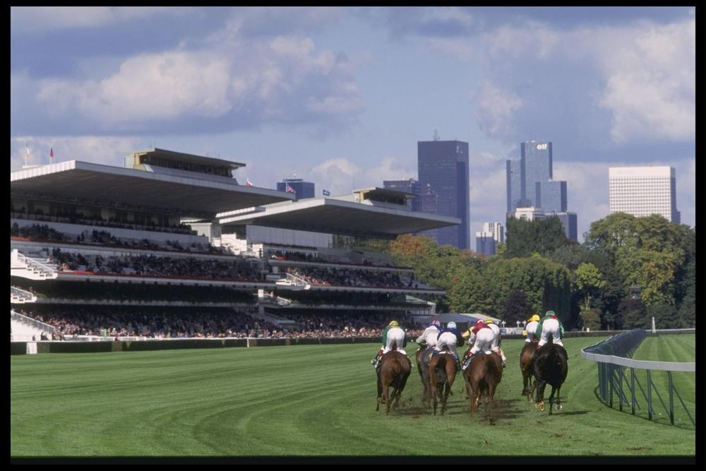 6 Oct 1996: A general view as the horses round the final bend during the Arc De Triomphe at Longchamp racecourse in Paris, France. Mandatory Credit: Pascal Rondeau/Allsport 