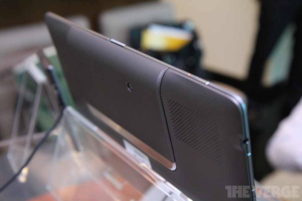 Gallery Photo: Asus Padfone hands-on pictures