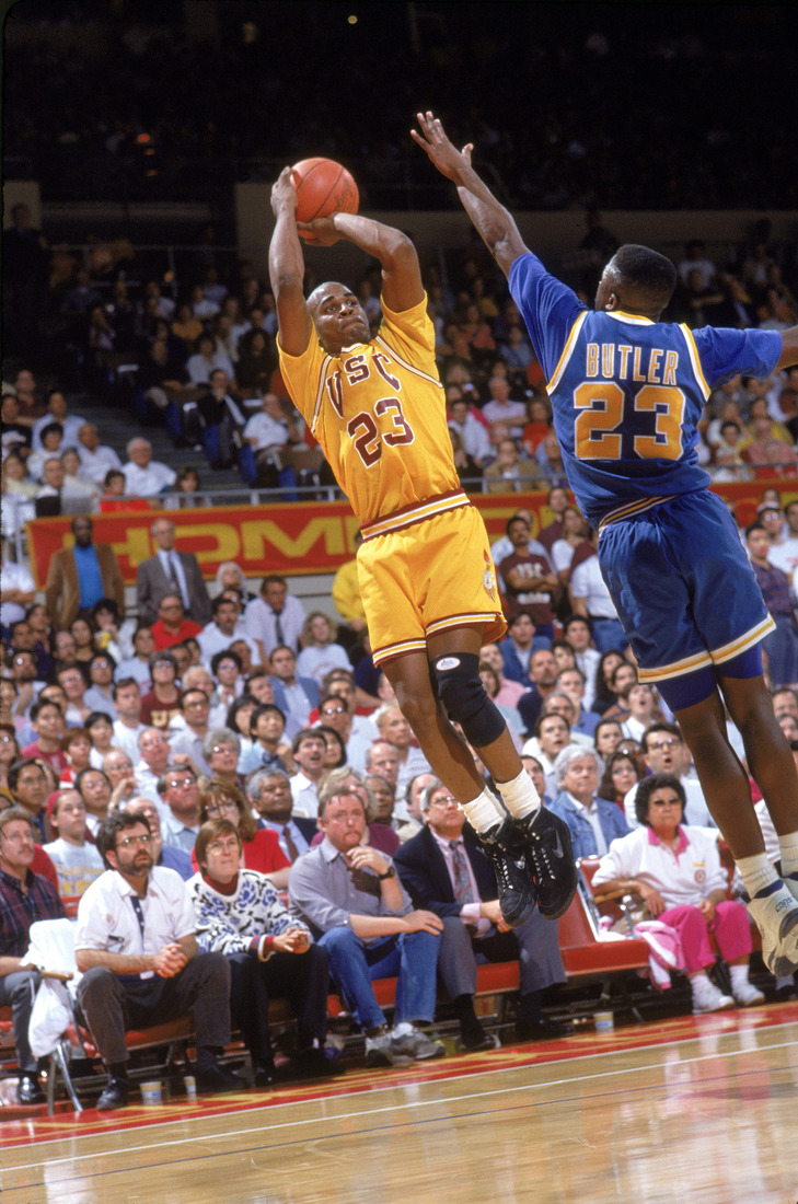 1992: Harold Miner of the USC Trojans makes a jump shot during a 1992 season game. (Photo by: Bernstein Associates/Getty Images) 