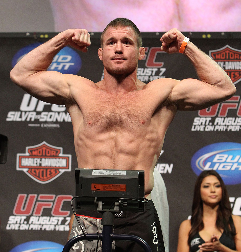 via <a href="http://video.ufc.tv//117/weigh_in_photos/27_UFC_117_Weighin-Matt-Hughes.jpg">video.ufc.tv</a>