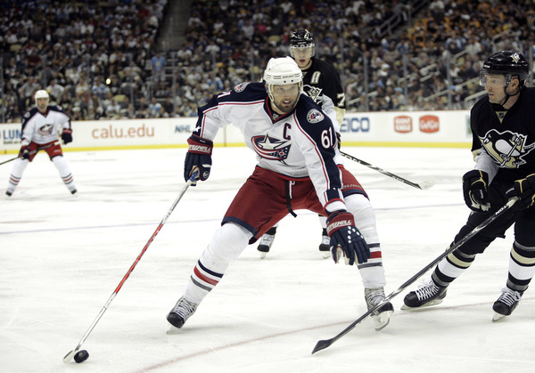 PITTSBURGH - SEPTEMBER 25:  Rick Nash #61of the Columbus Blue Jackets handles the puck against the Pittsburgh Penguins at Consol Energy Center on September 25 2010 in Pittsburgh Pennsylvania.  (Photo by Justin K. Aller/Getty Images)