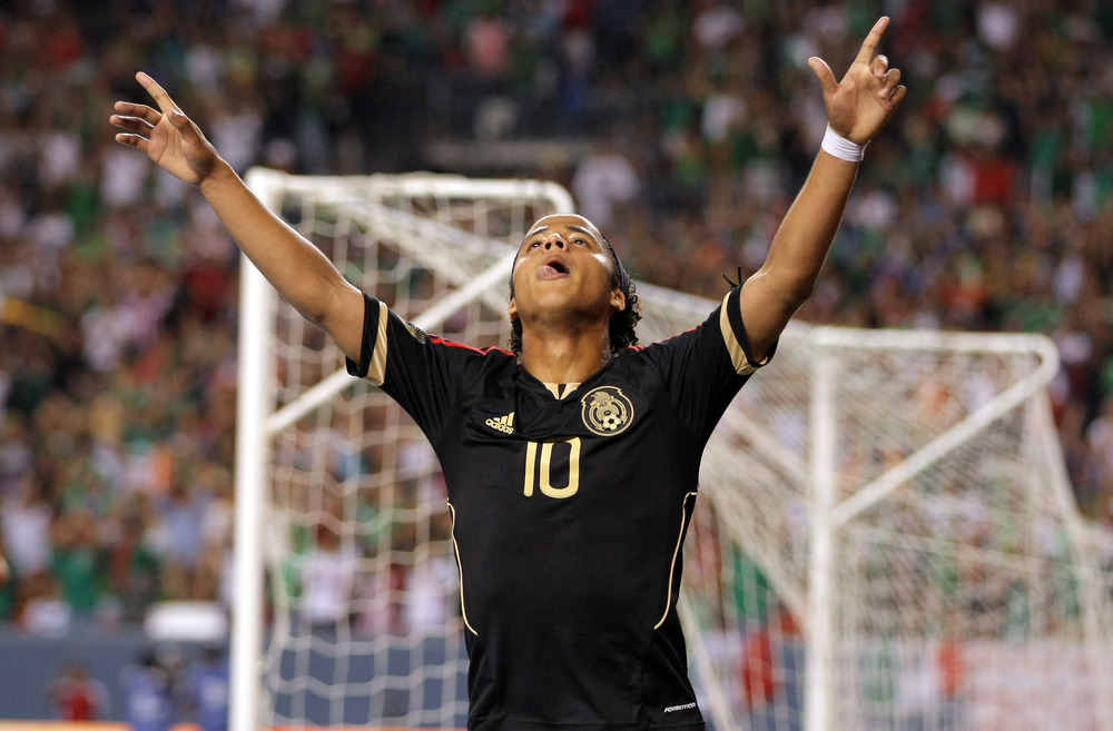 DENVER, CO - JUNE 01:  Giovani Dos Santos #10 of Mexico celebrates his second goal of the game against New Zealand at INVESCO Field at Mile High on June 1, 2011 in Denver, Colorado.  (Photo by Doug Pensinger/Getty Images)