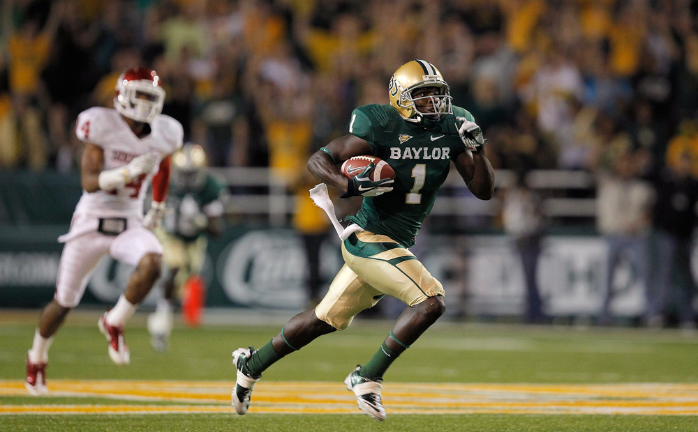 WACO, TX - NOVEMBER 19: Kendall Wright #1 of the Baylor Bears runs during a game against the Oklahoma Sooners at Floyd Casey Stadium on November 19, 2011 in Waco, Texas.  (Photo by Sarah Glenn/Getty Images)