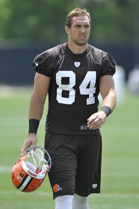 Could second-year man Jordan Cameron be an emerging star for the Browns at tight end?