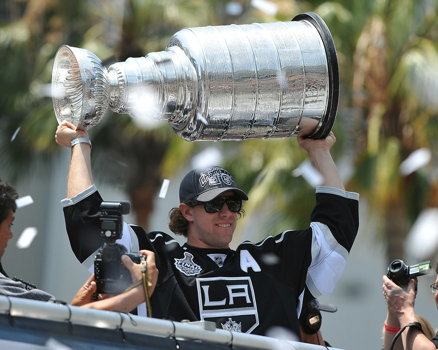 If the 2012-13 season is cancelled, could a league other than the NHL present the Stanley Cup? It's a possibility, according to a several-years-old legal settlement.