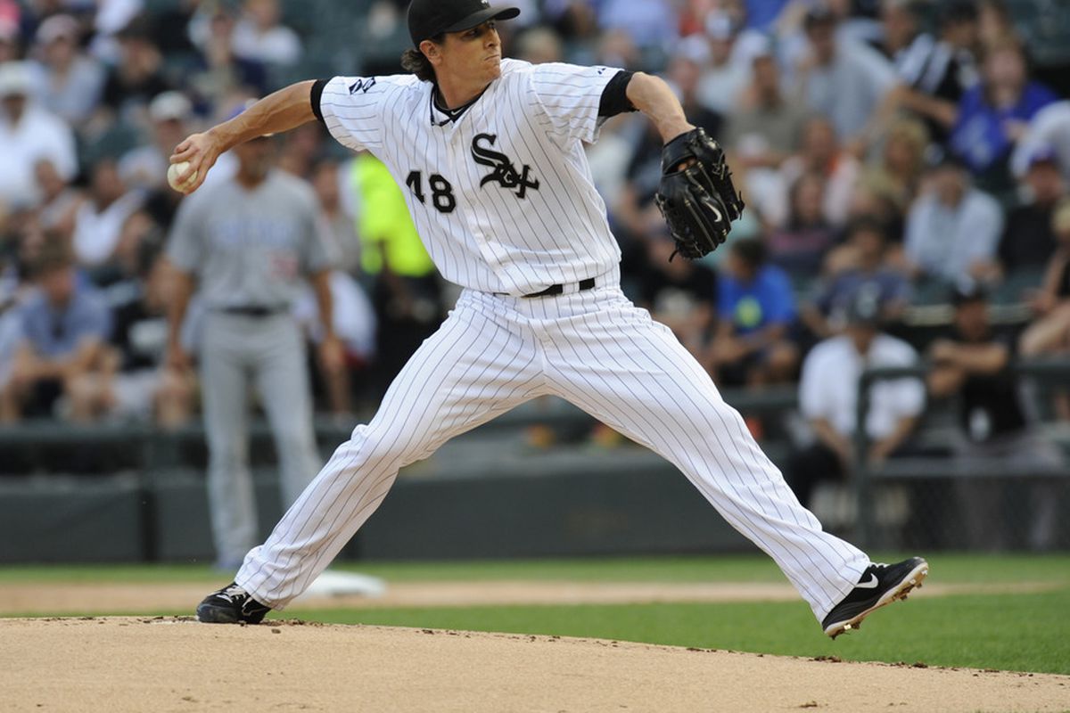 Chicago, IL, USA; Chicago White Sox pitcher Zach Stewart (48) pitches against the Chicago Cubs in the first inning at U.S. Cellular Field.  Mandatory Credit: David Banks-US PRESSWIRE