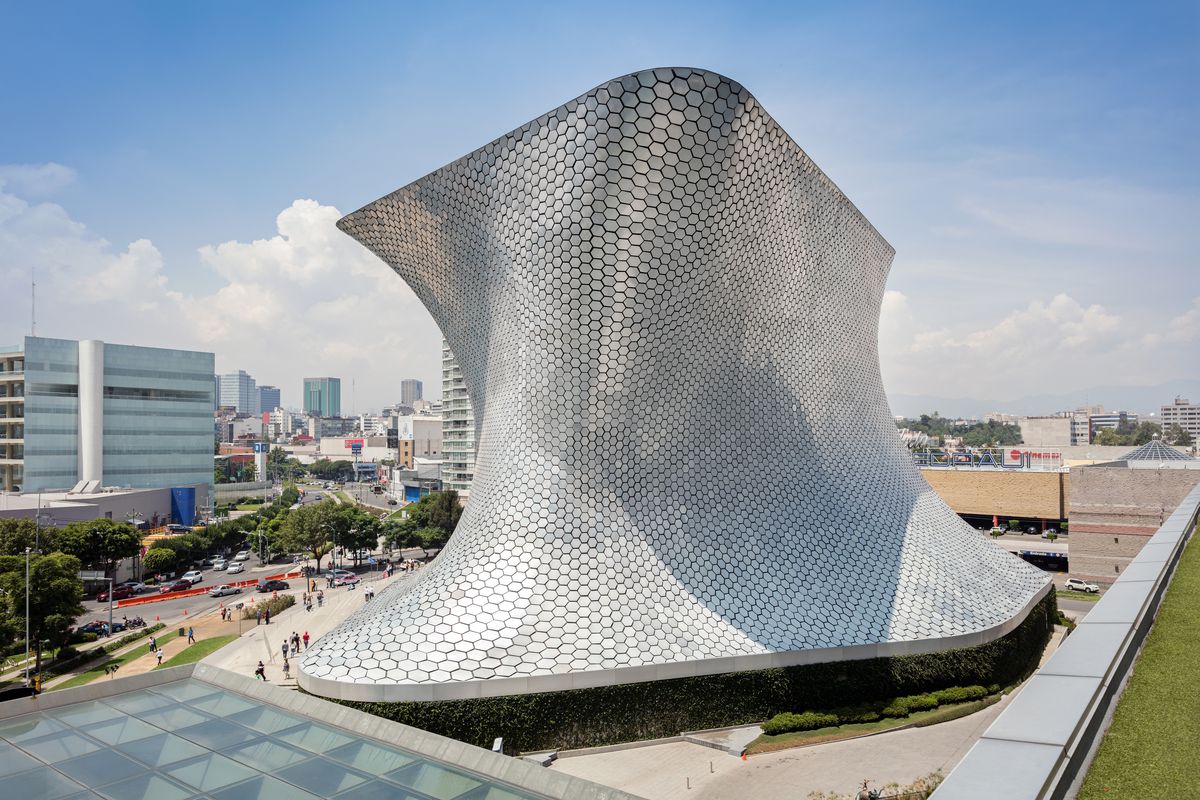 The exterior of the Museum Soumaya in Mexico. The facade consists of aluminum plates.