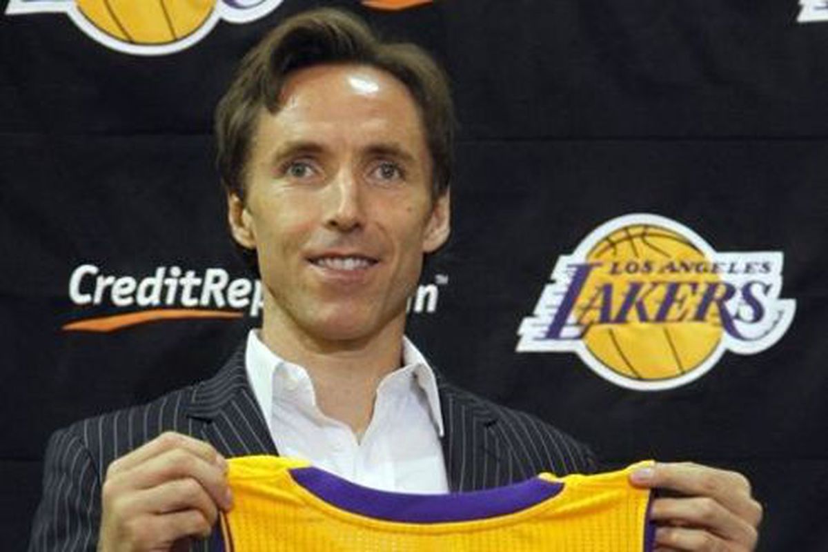 via <a href="http://atlantablackstar.com/wp-content/uploads/2012/07/Steve-Nash-Lakers-Welcome.jpg">atlantablackstar.com</a>