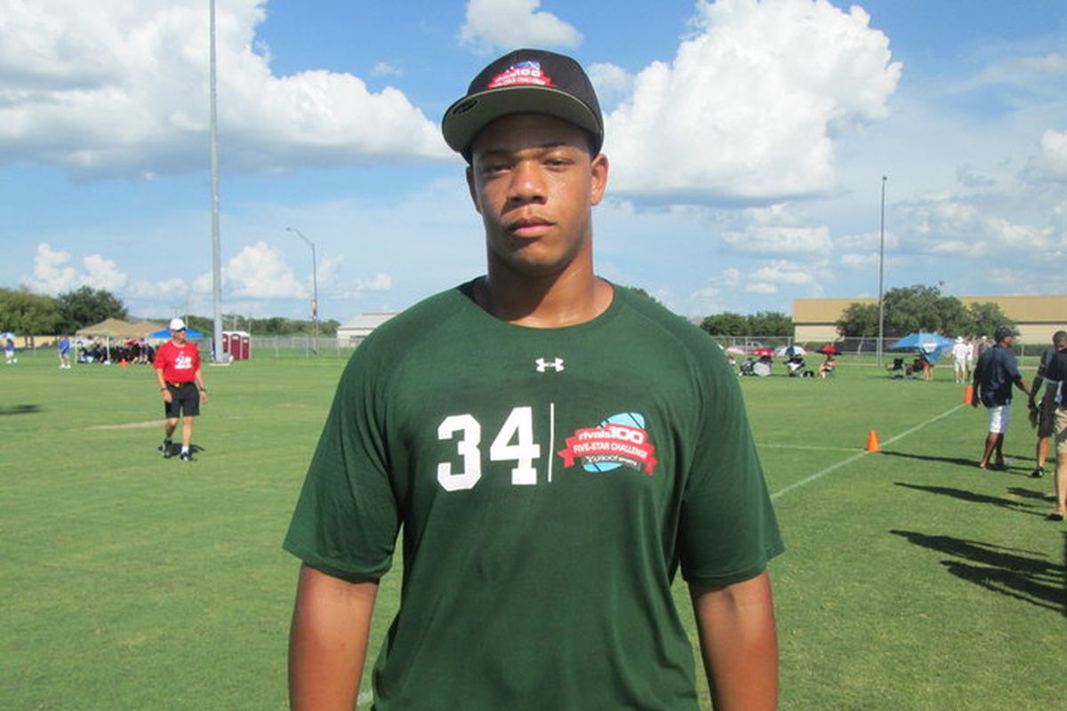 2014 Fort Worth (TX) All Saints offensive tackle Demetrius Knox