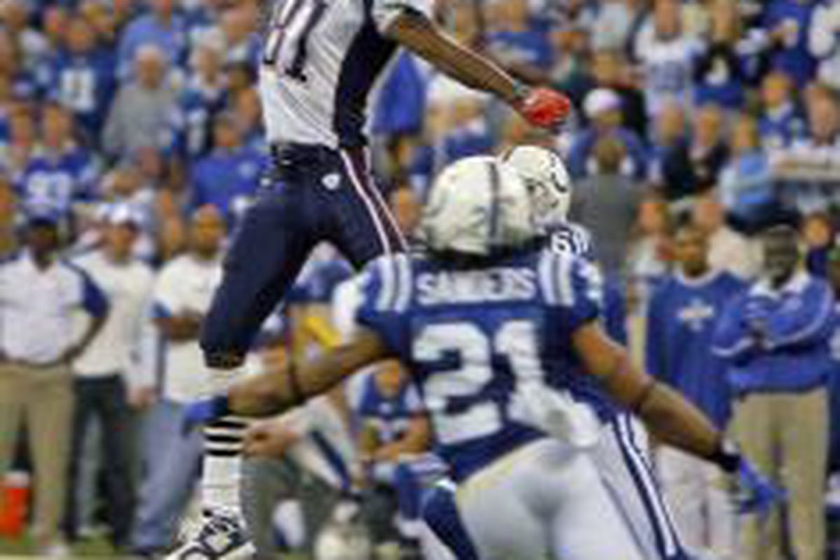<em>Randy Moss had nine catches for 145 yards and a touchdown, but it was his leaping, one-handed grab in the third quarter that left his teammates awestruck.  (11/06/07)</em>