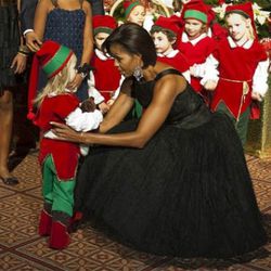Image via <a href="http://www.huffingtonpost.com/lesley-m-m-blume/michelle-obama-norman-norell-vintage-dress-photos_b_797625.html#209568" rel="nofollow">HuffPo</a>