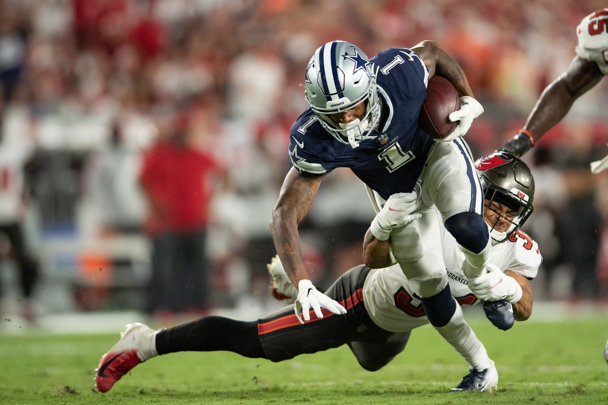 Dallas Cowboys wide receiver Cedrick Wilson (1) makes a catch against the Tampa Bay Buccaneers in the second quarter at Raymond James Stadium.