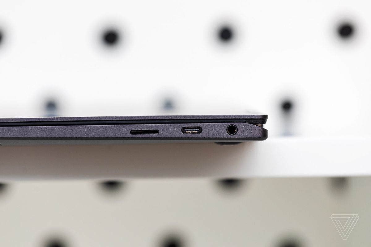 Ports on the right side of Samsung Galaxy Book2 Pro 360.