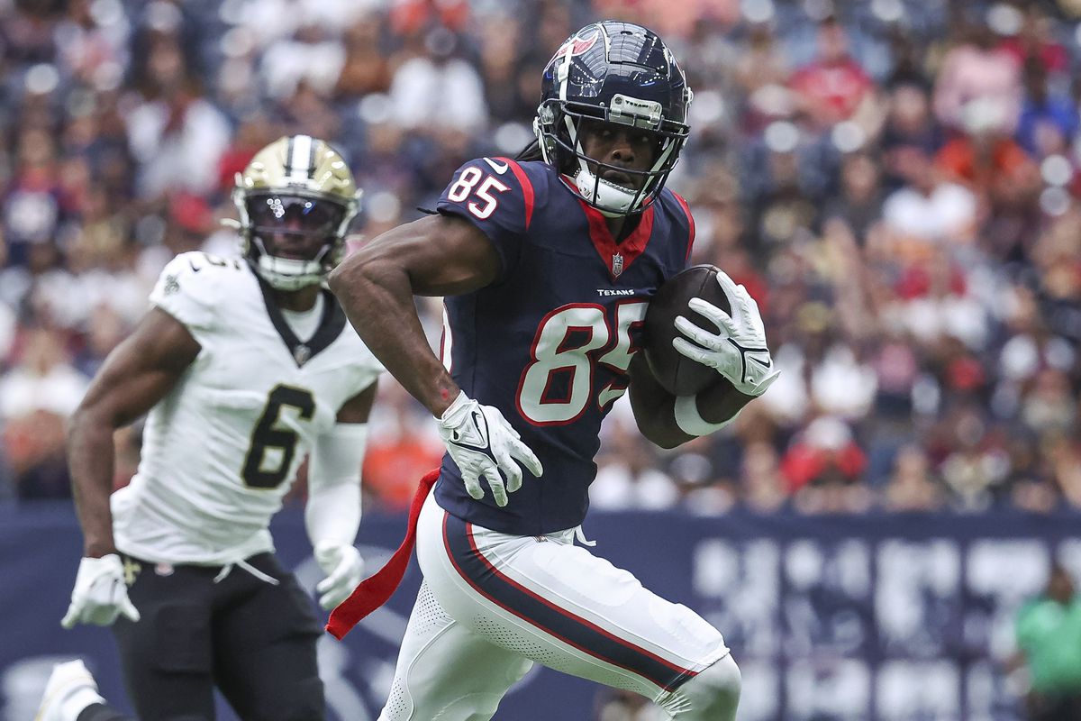 Houston Texans wide receiver Noah Brown (85) runs with the ball after a reception during the first quarter against the New Orleans Saints at NRG Stadium.