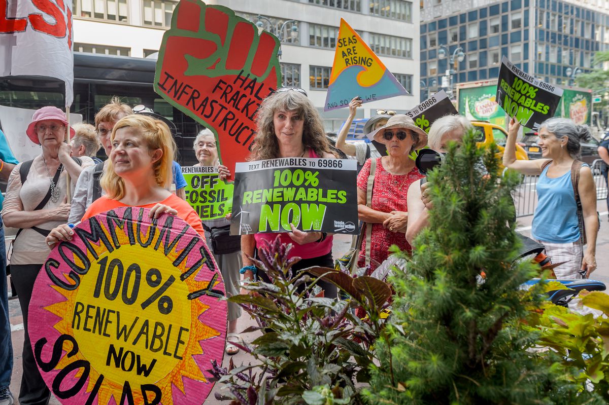Protestors rally outside NY Gov. Andrew Cuomo’s Manhattan office on August 16, 2018, calling on him to stop fossil fuel infrastructure and shift New York to 100 percent renewable energy.
