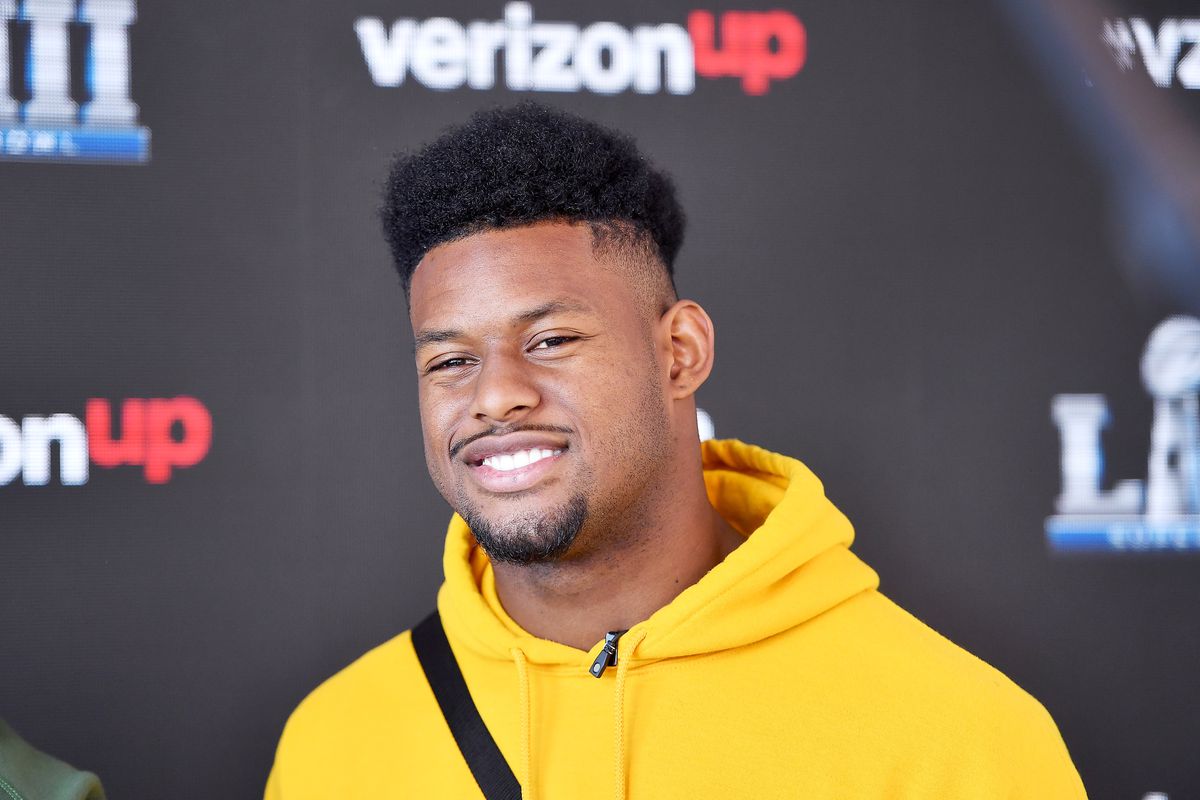 Juju Smith-Schuster Interacts With 5G QB Challenge At Verizon Experience At Super Bowl Live