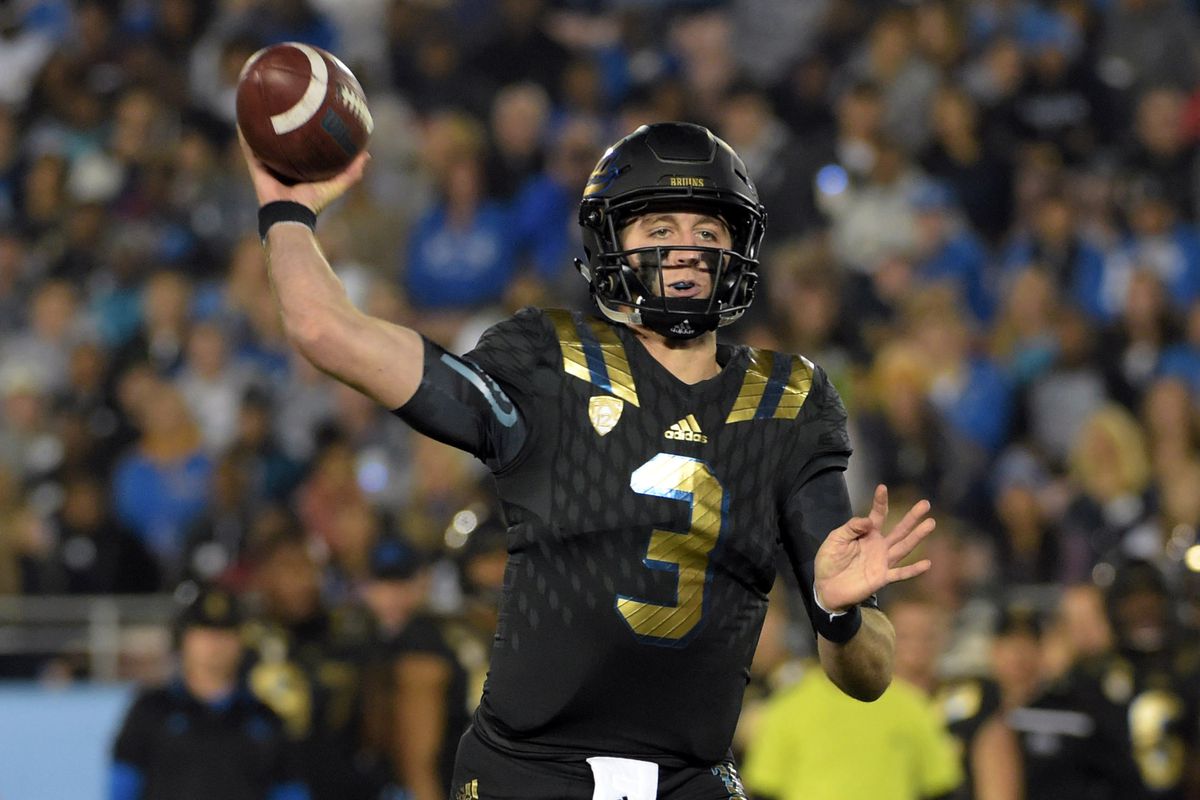 Josh Rosen has been one of the few consistent bright spots for UCLA in the first half tonight.
