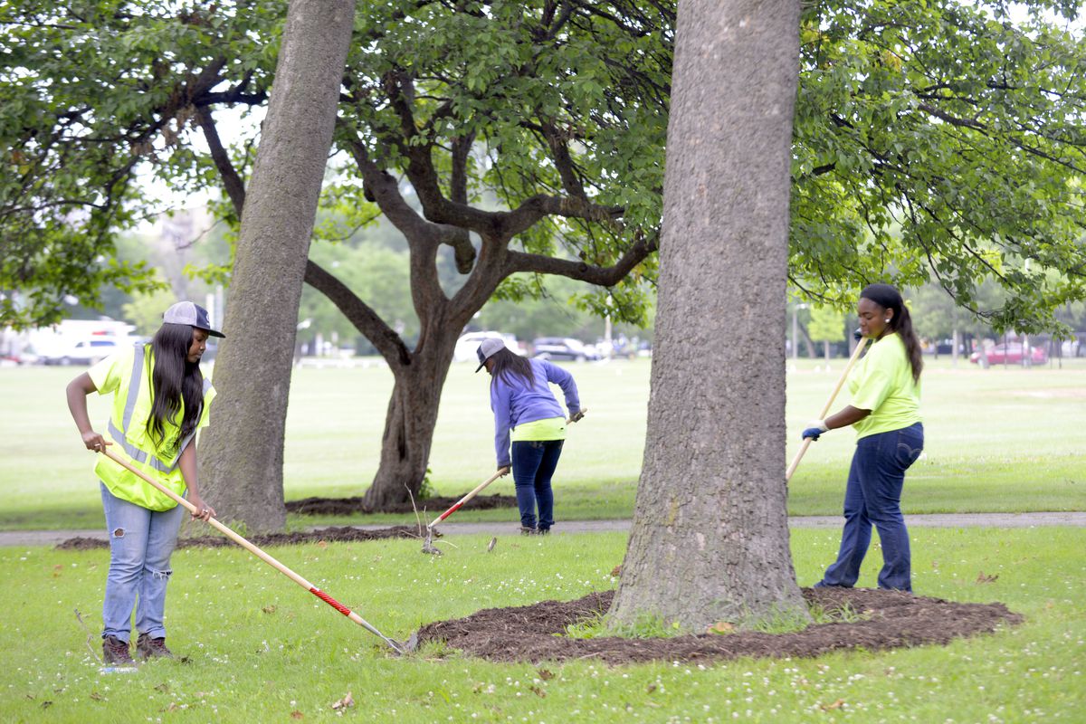 Many Chicago Park District summer jobs are going unfilled because not enough people have applied, city officials say.