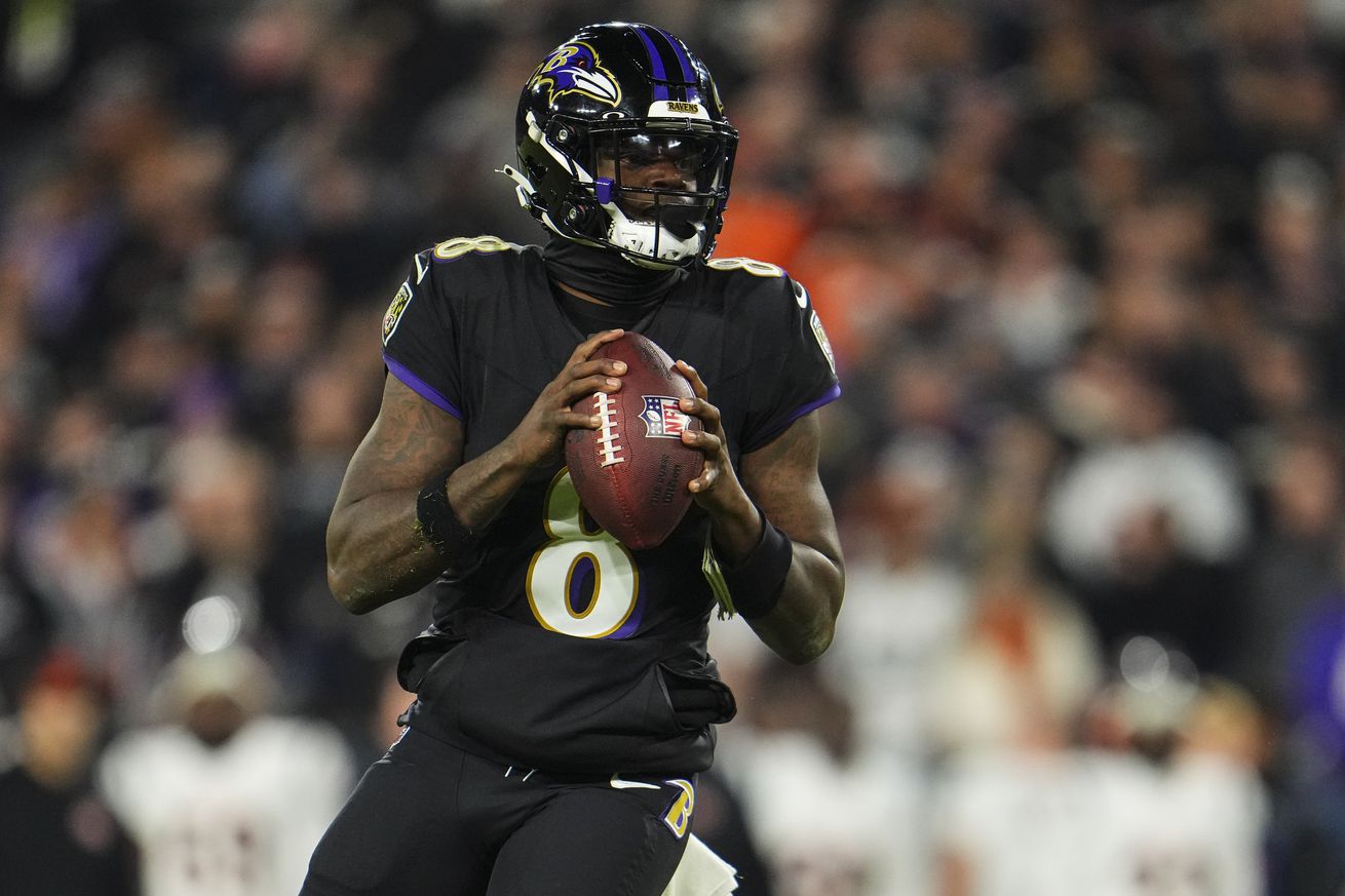 NFL Best Bets Today: DK Network Betting Group Picks for Sunday Night Football on DraftKings Sportsbook