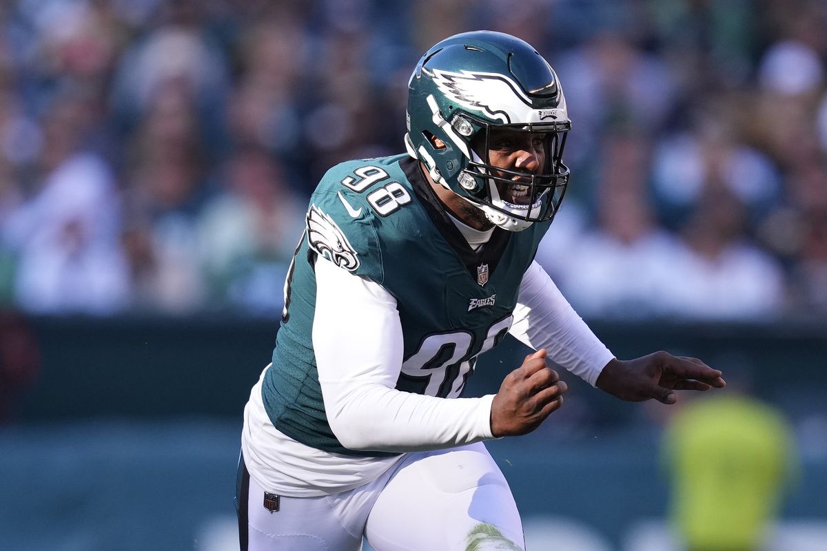 Robert Quinn injury: Eagles defensive end reportedly headed to injured  reserve - Bleeding Green Nation