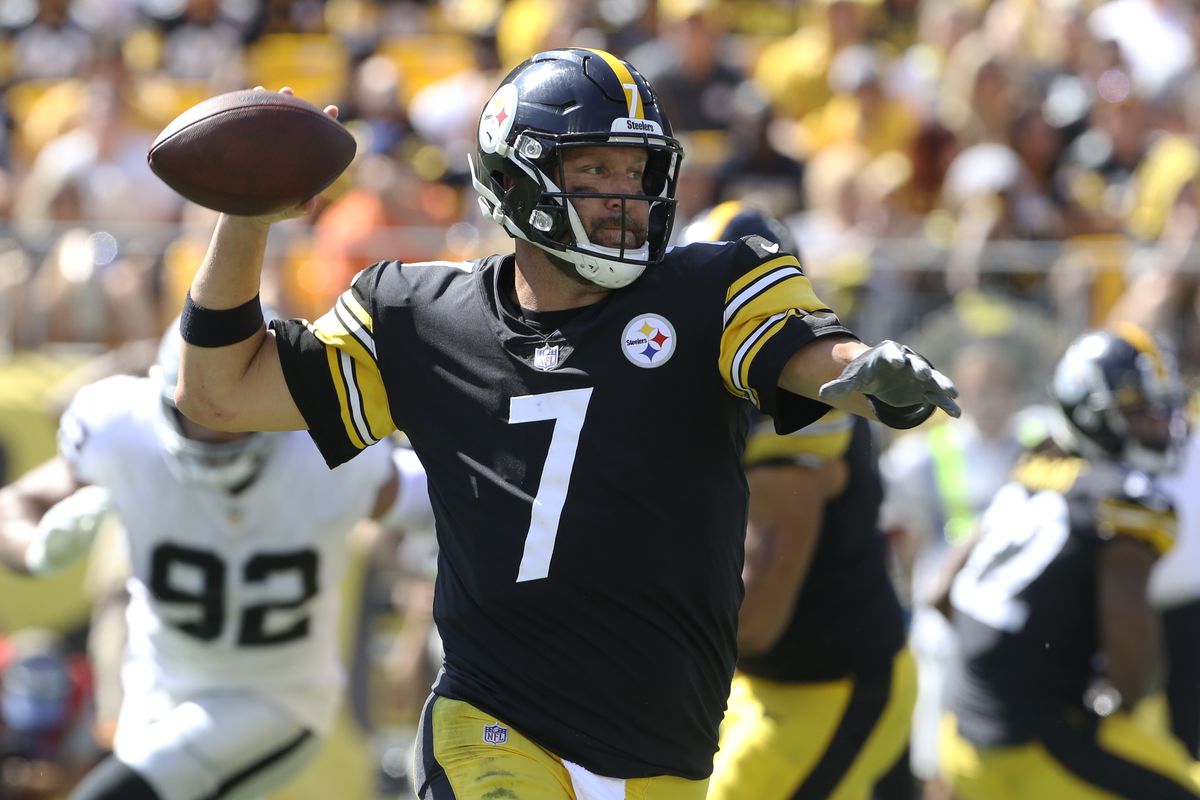 Pittsburgh Steelers quarterback Ben Roethlisberger (7) passes the ball against the Las Vegas Raiders during the second quarter at Heinz Field.