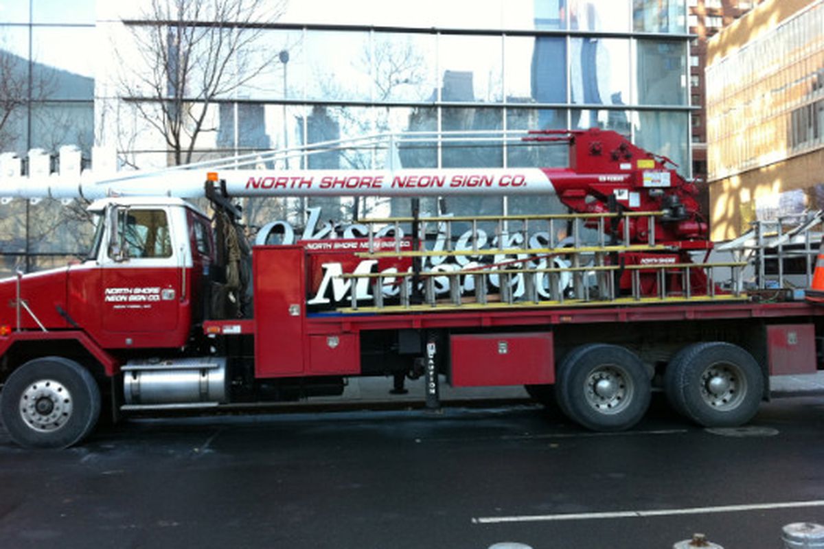 Barnes &amp; Noble's 66th Street sign being carted away on a truck