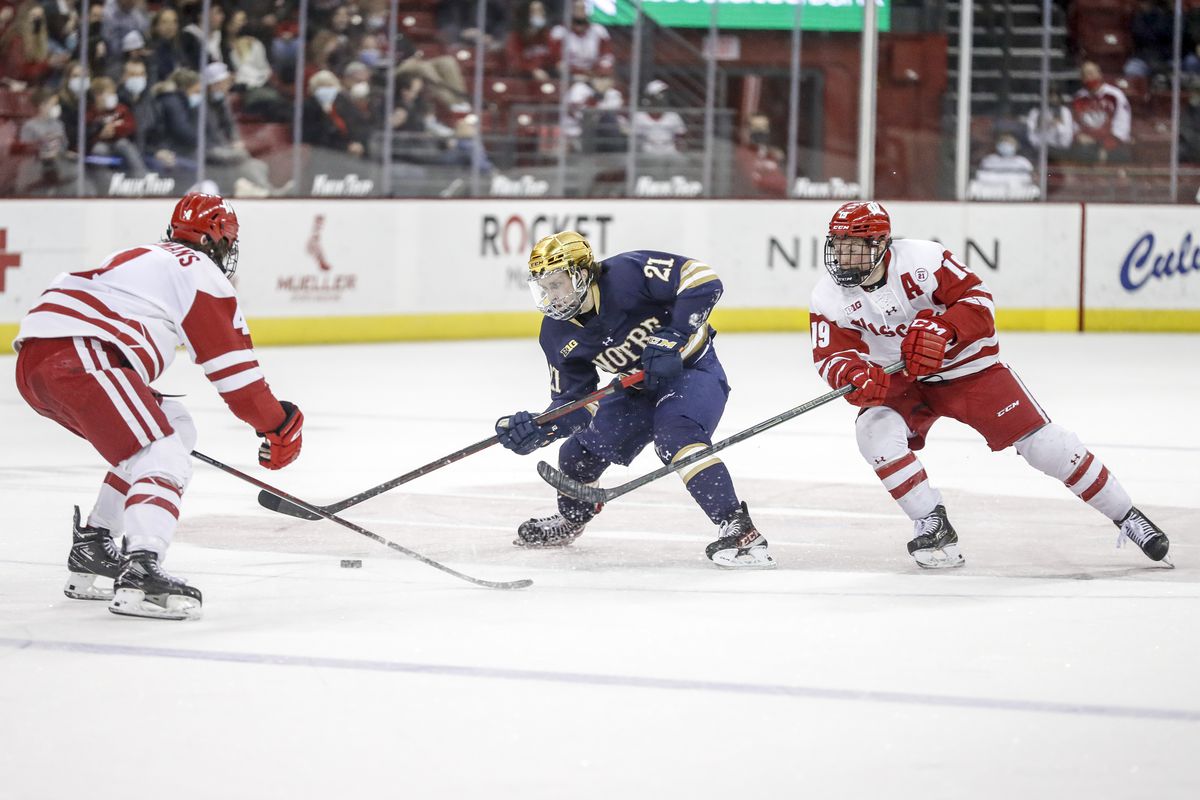 COLLEGE HOCKEY: FEB 12 Notre Dame at Wisconsin