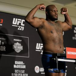 Derrick Lewis poses after making weight at UFC 229 weigh-ins.