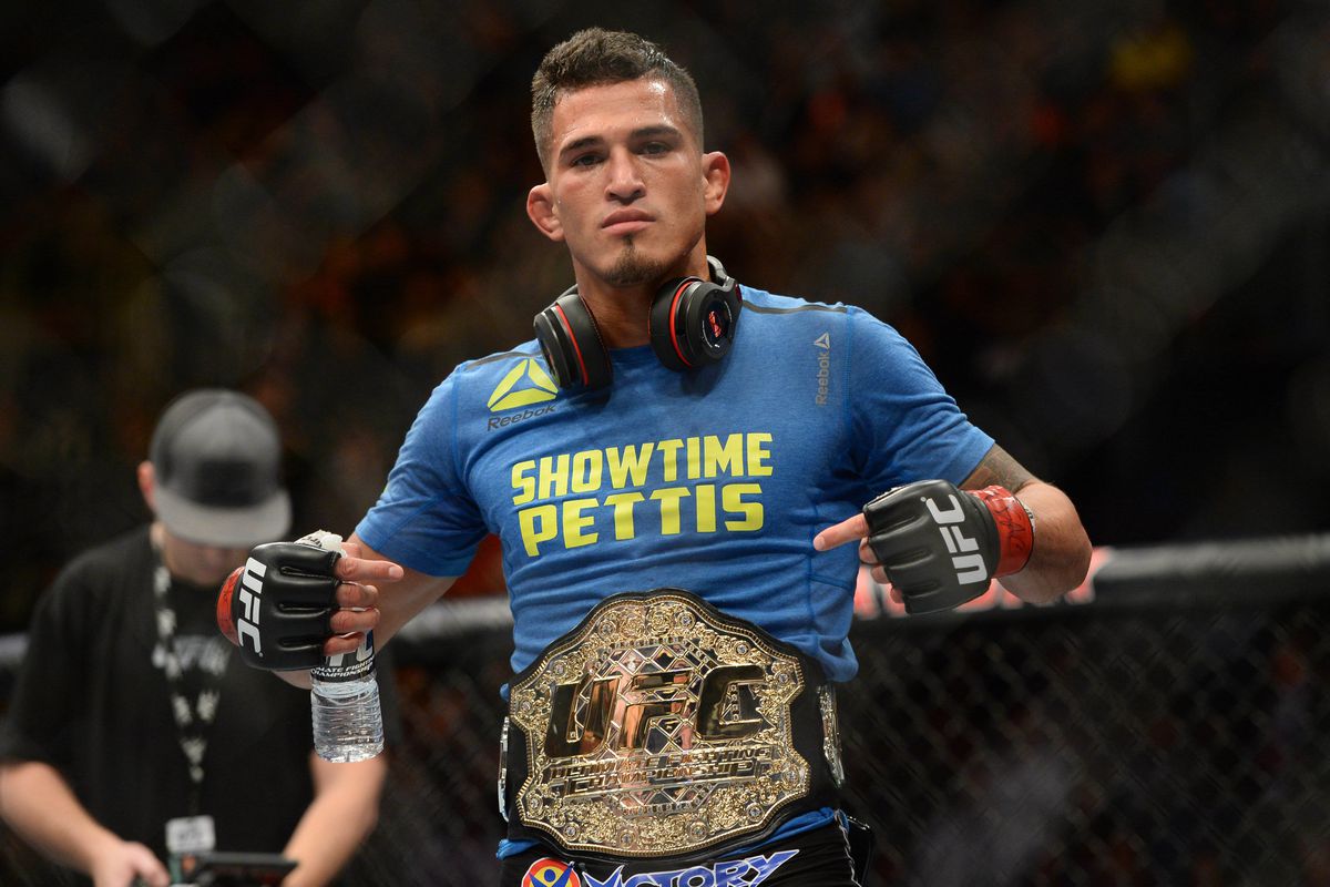 UFC lightweight champion Anthony Pettis bought his mom a house and car for Christmas - MMAmania.com
