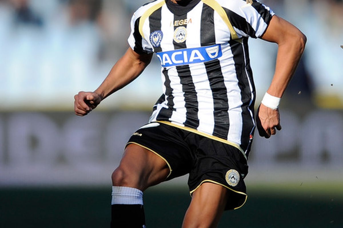 UDINE ITALY - JANUARY 23:  Alexis Alejandro Sanchez  of Udinese Calcio during the Serie A match between Udinese and Inter at Stadio Friuli on January 23 2011 in Udine Italy.  (Photo by Claudio Villa/Getty Images)