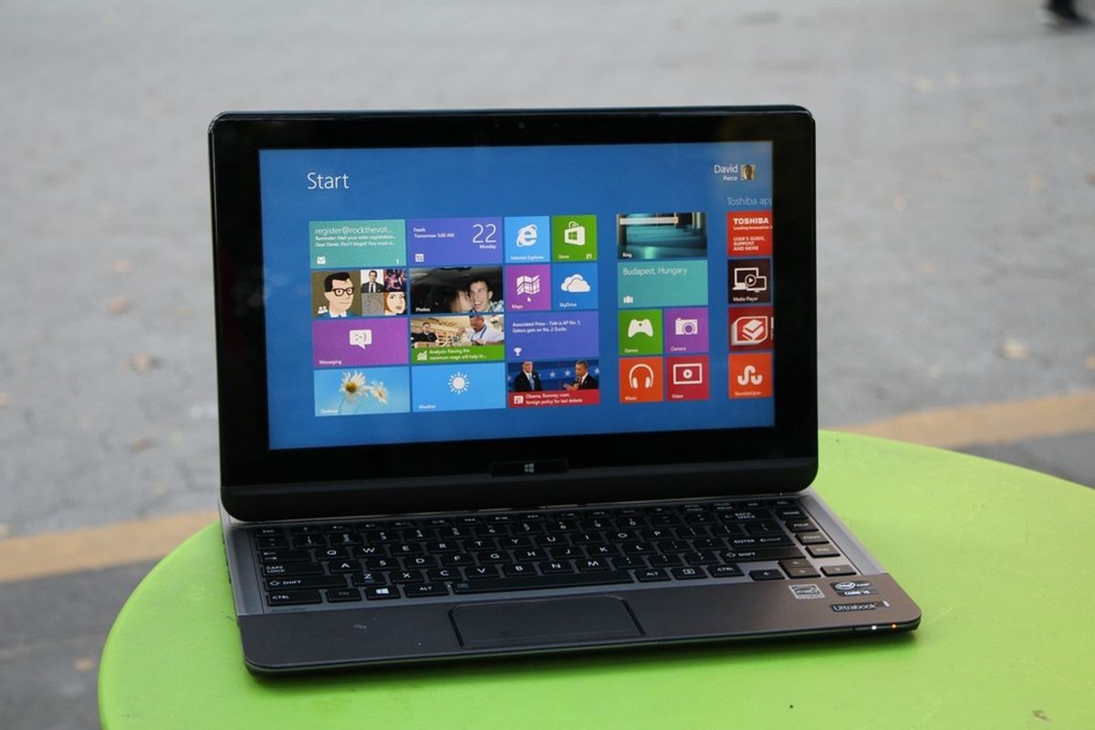 windows pc microsoft projections reportedly internal sales below well satellite toshiba via verge