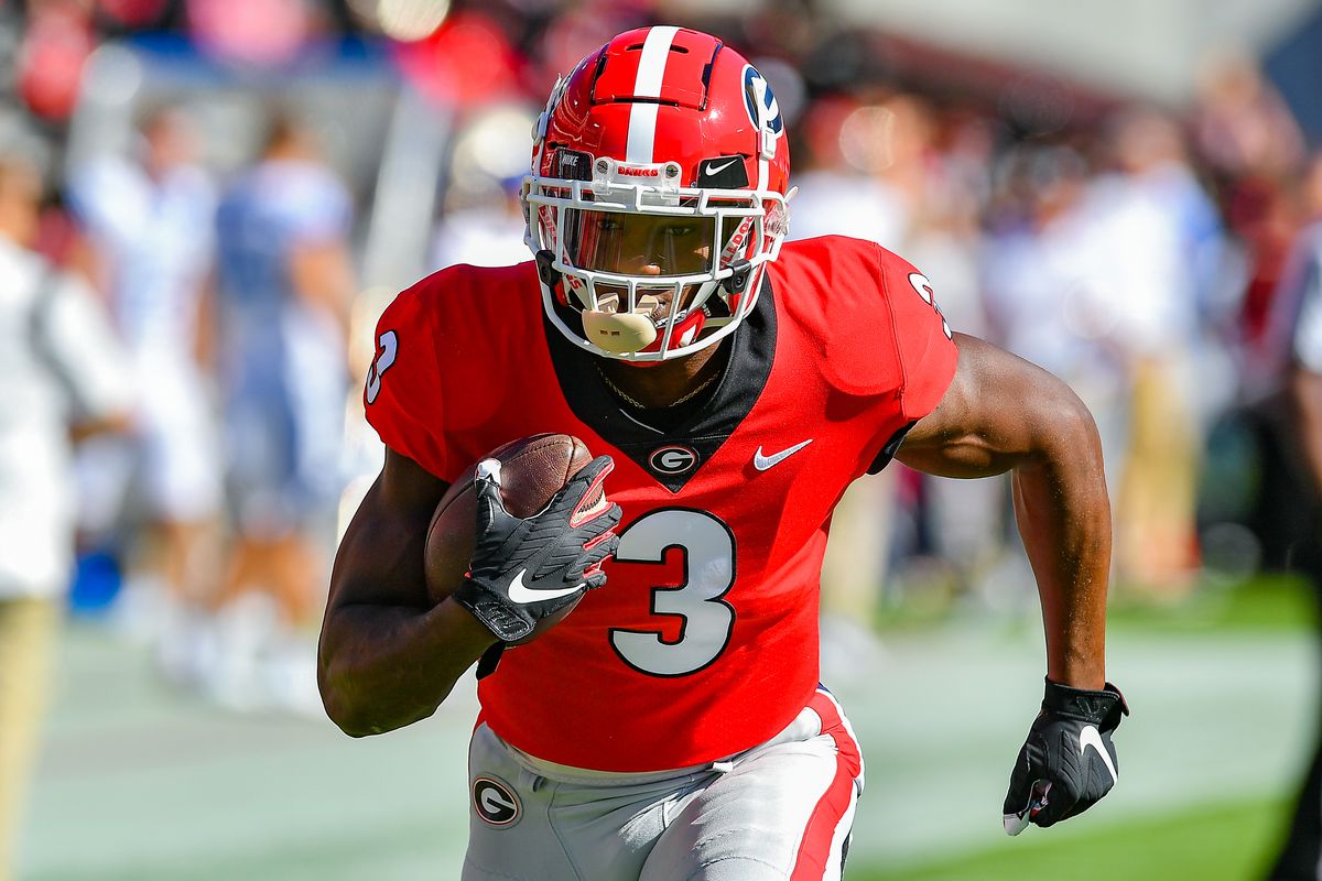 Georgia running back Zamir White warms up prior to the start of the college football game between the Kentucky Wildcats and the Georgia Bulldogs on October 16th, 2021 at Sanford Stadium in Athens, GA.