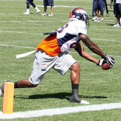 Demaryius Thomas has control and both feet in bounds, that's a touchdown!