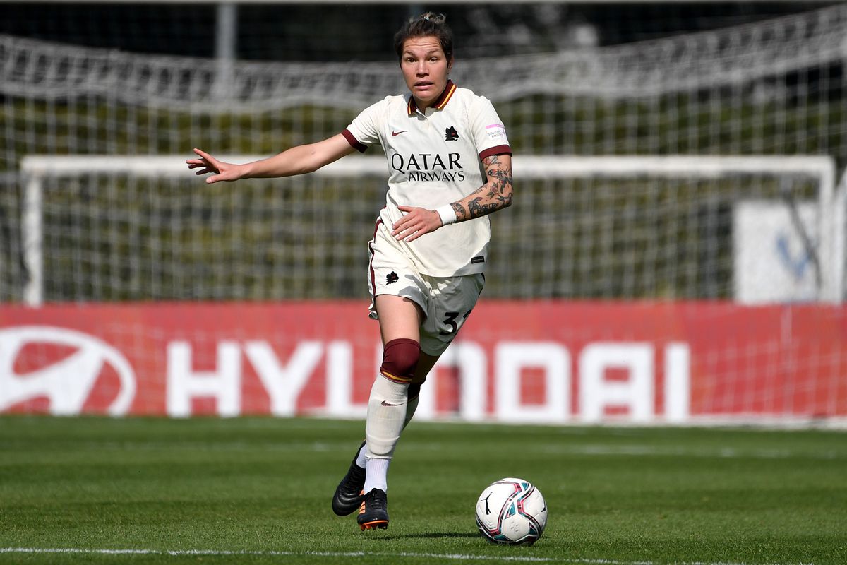 Elena Linari of AS Roma in action during the Women Serie A...