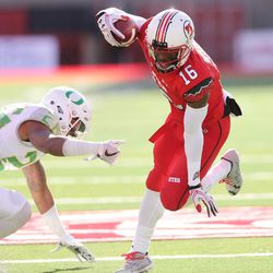 Utah Utes wide receiver Cory Butler-Byrd (16) scores a touchdonw against the Oregon Ducks  in Salt Lake City on Saturday, Nov. 19, 2016.