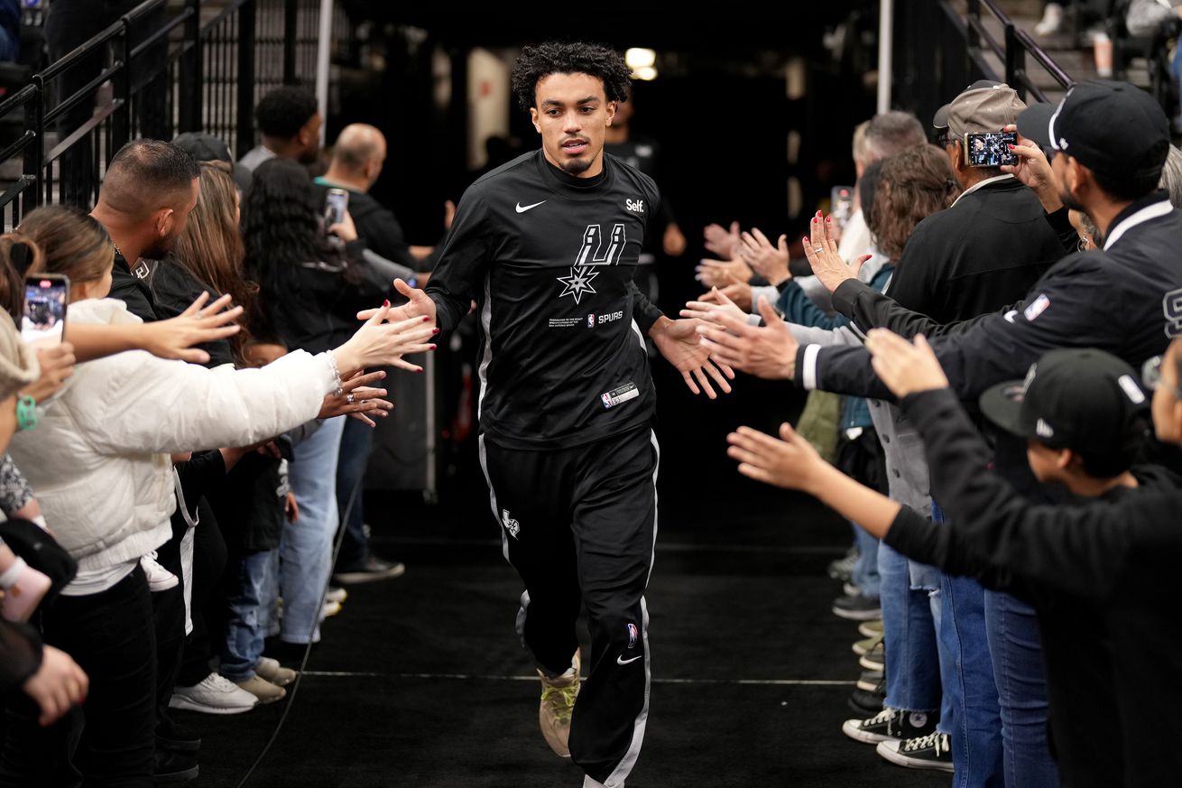 Tre Jones rediscovers rhythm in back-to-back against the Los Angeles Lakers