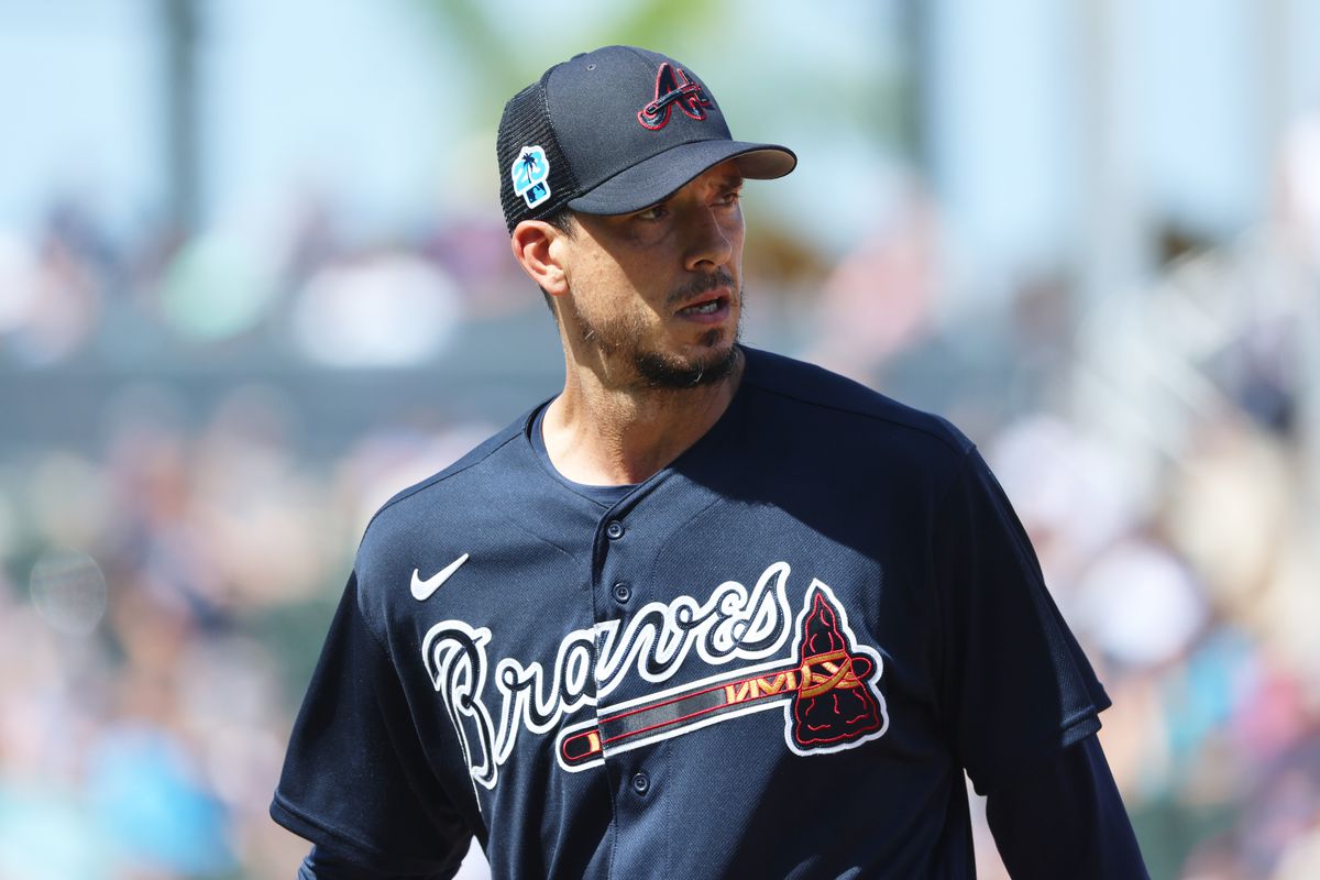 Braves' A.J. Minter GOES OFF for 7 strikeouts in 10 batters to