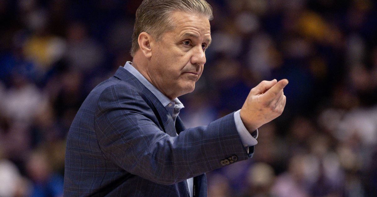 John Calipari leaves postgame press conference after just 2 questions for odd reason