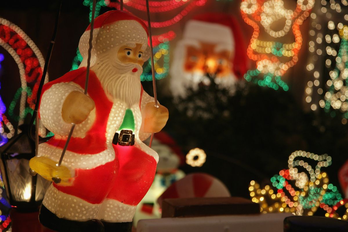 Suburbia Lights Up For Christmas
