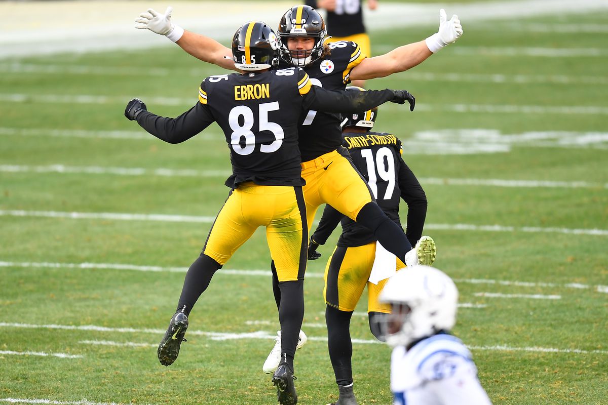 Tight end Eric Ebron #85 of the Pittsburgh Steelers celebrates with tight end Vance McDonald #89 after Ebron made a touchdown reception against the Indianapolis Colts in the fourth quarter of their game at Heinz Field on December 27, 2020 in Pittsburgh, Pennsylvania.