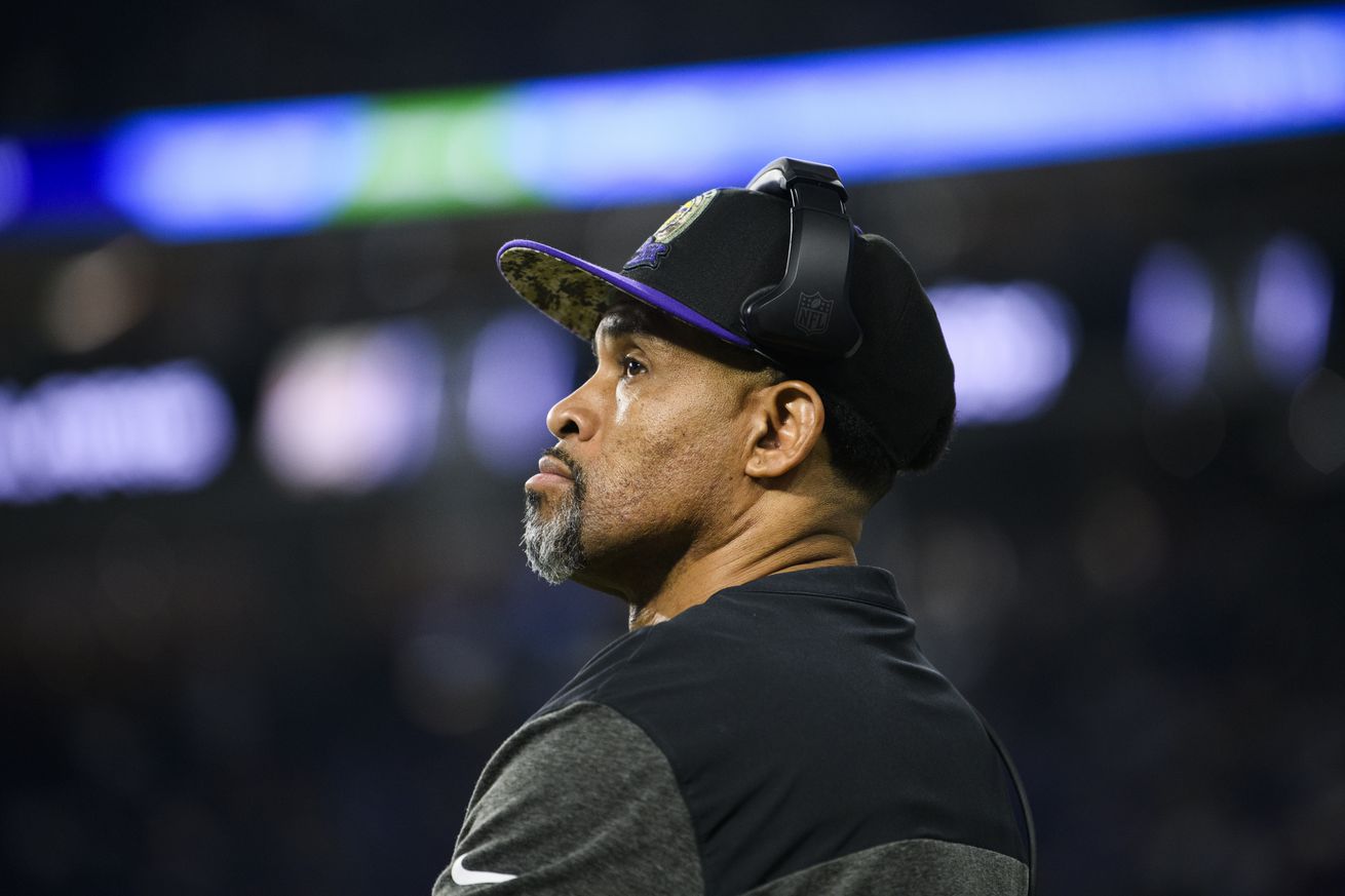 New England Patriots pass over Keenan McCardell for OC position