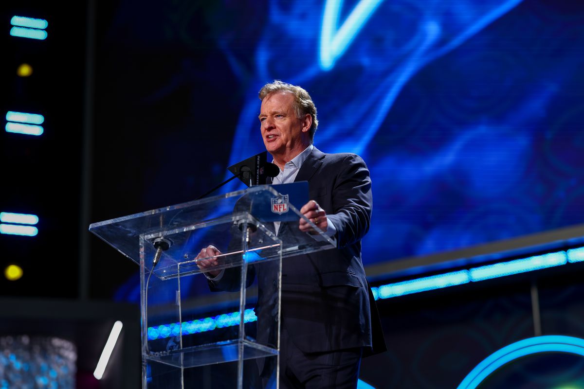 LAS VEGAS, NV - APRIL 28: Commissioner Roger Goodell of the NFL announces the Los Angeles Chargers pick during round one of the 2022 NFL Draft on April 28, 2022 in Las Vegas, Nevada.